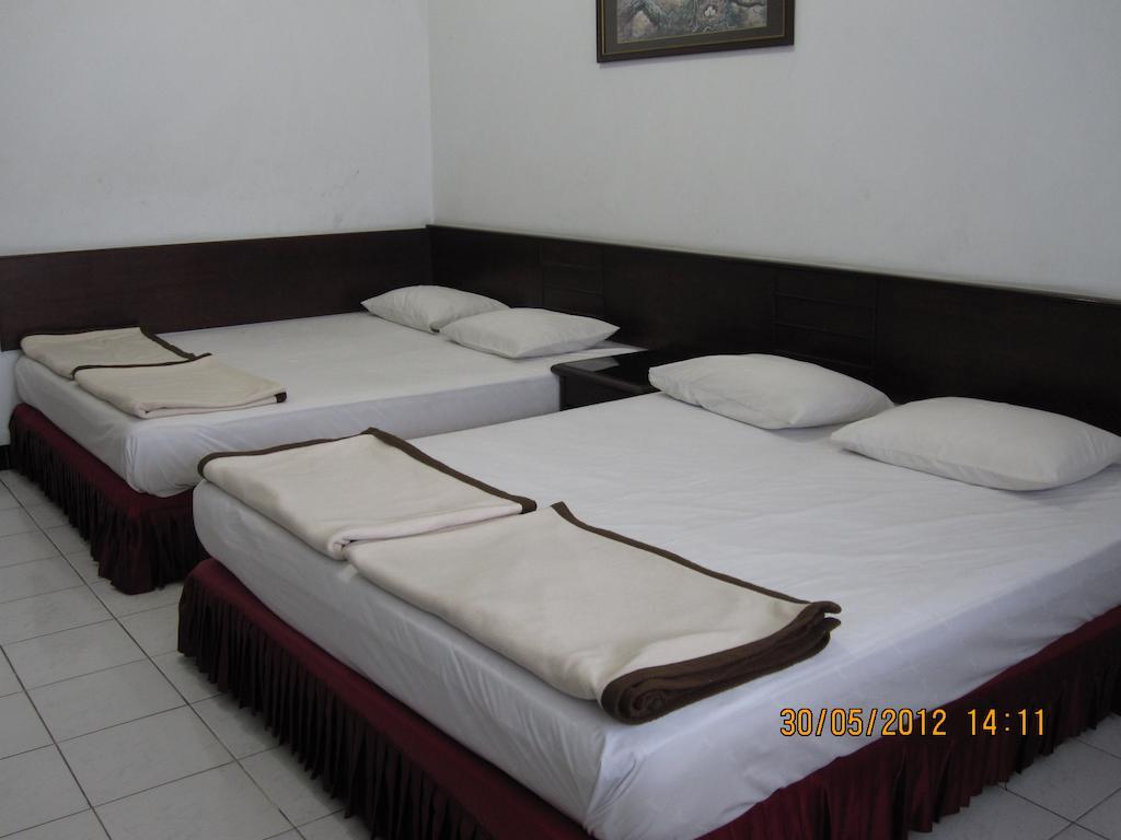 Hotel Santosa Malang Room photo